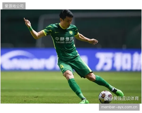 老将马赫雷斯体能状况成变数，其边路往返能力决定佩特科维奇战术上限。
